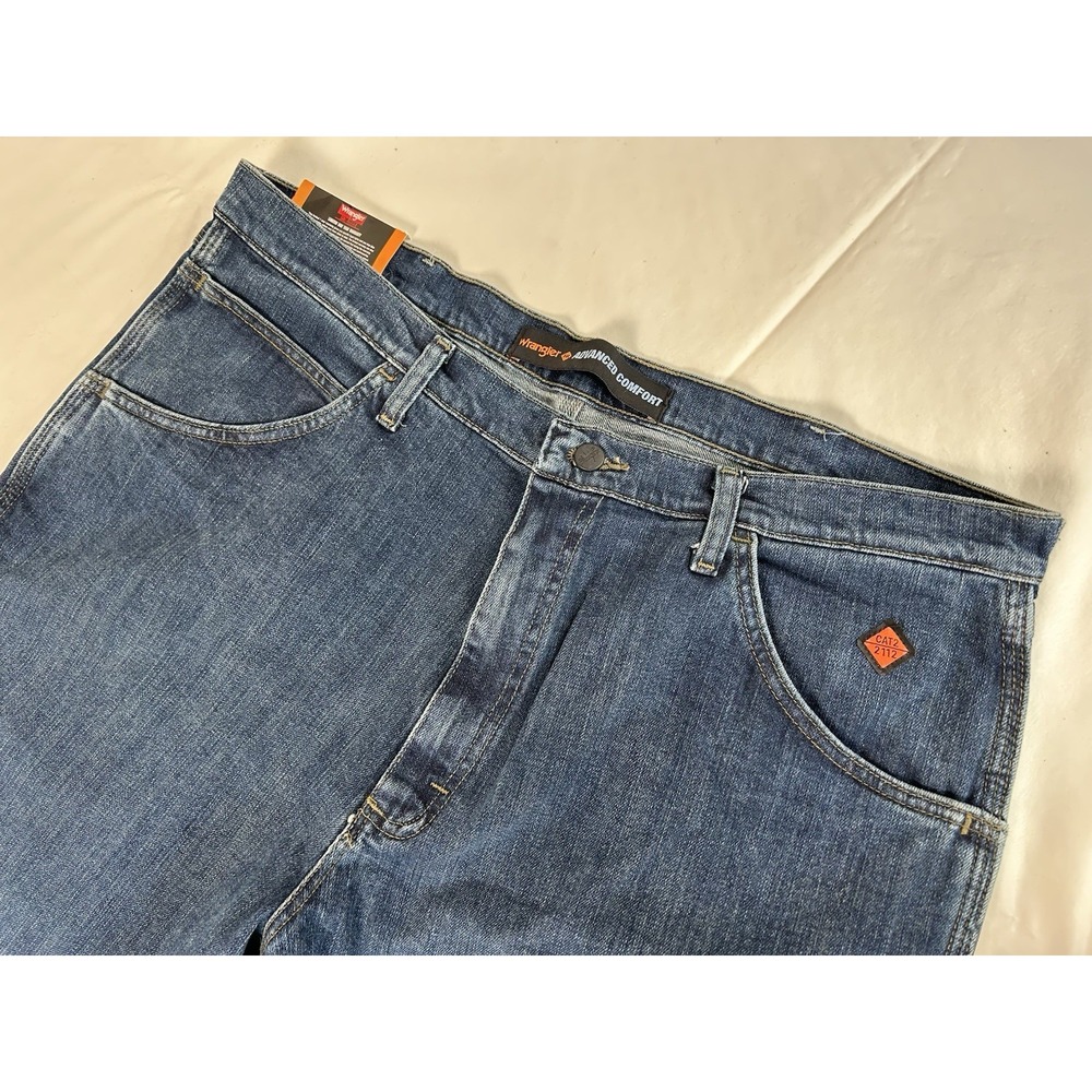 NWT Wrangler Flame Resistant  Relaxed Fit Advanced Comfort Jeans  C2 2112 38X34
